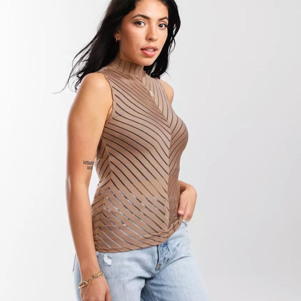 Mesh tank top - Picture 2 of 5